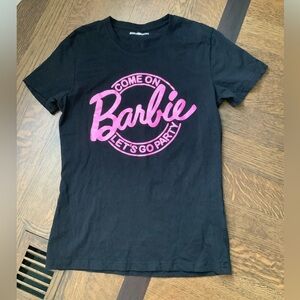 BARBIE X JAYNE FASHION Glitter Pink Scoop Neck Black T-Shirt Women’s Size Small